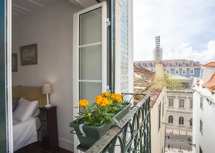 Lisbon Inn Bica Suites